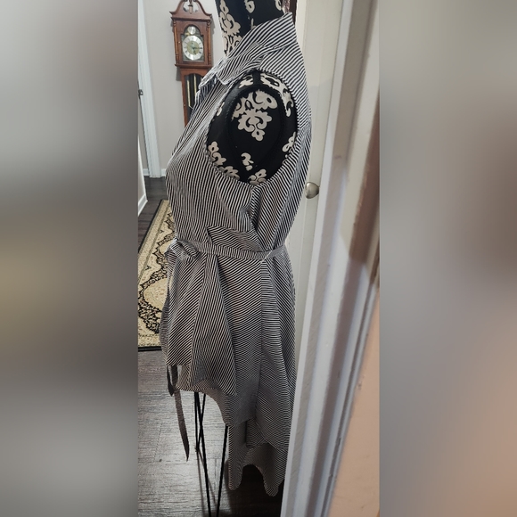 Kosmios High/Low blouse - Picture 3 of 4